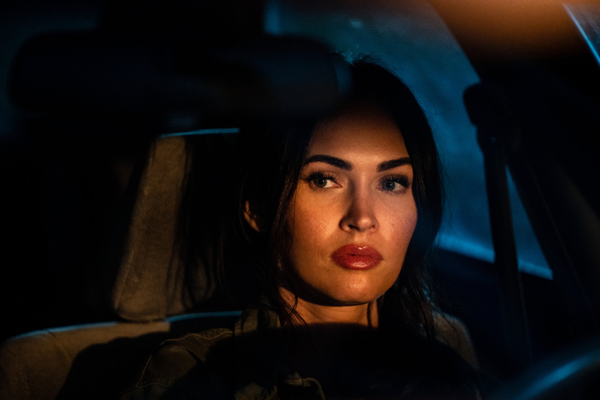Download Megan Fox Movie Midnight In The Switchgrass HD Wallpaper
