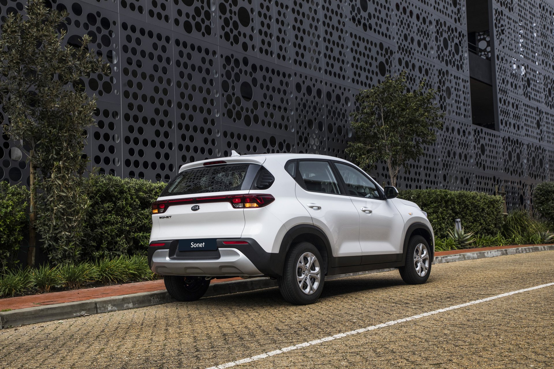 Download SUV Vehicle Kia Sonet LX 4k Ultra HD Wallpaper