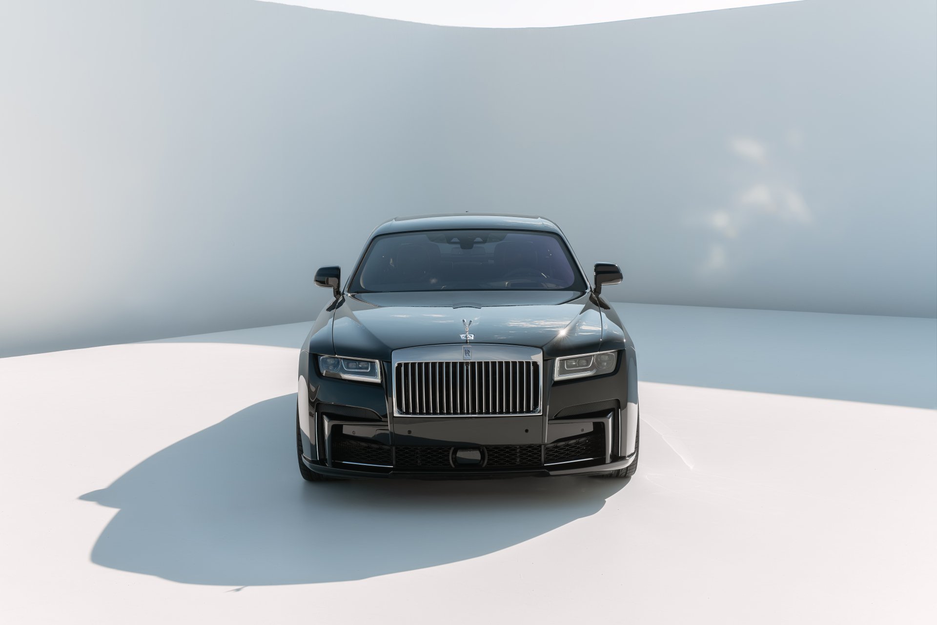 Download Vehicle Rolls-Royce Ghost 8k Ultra HD Wallpaper