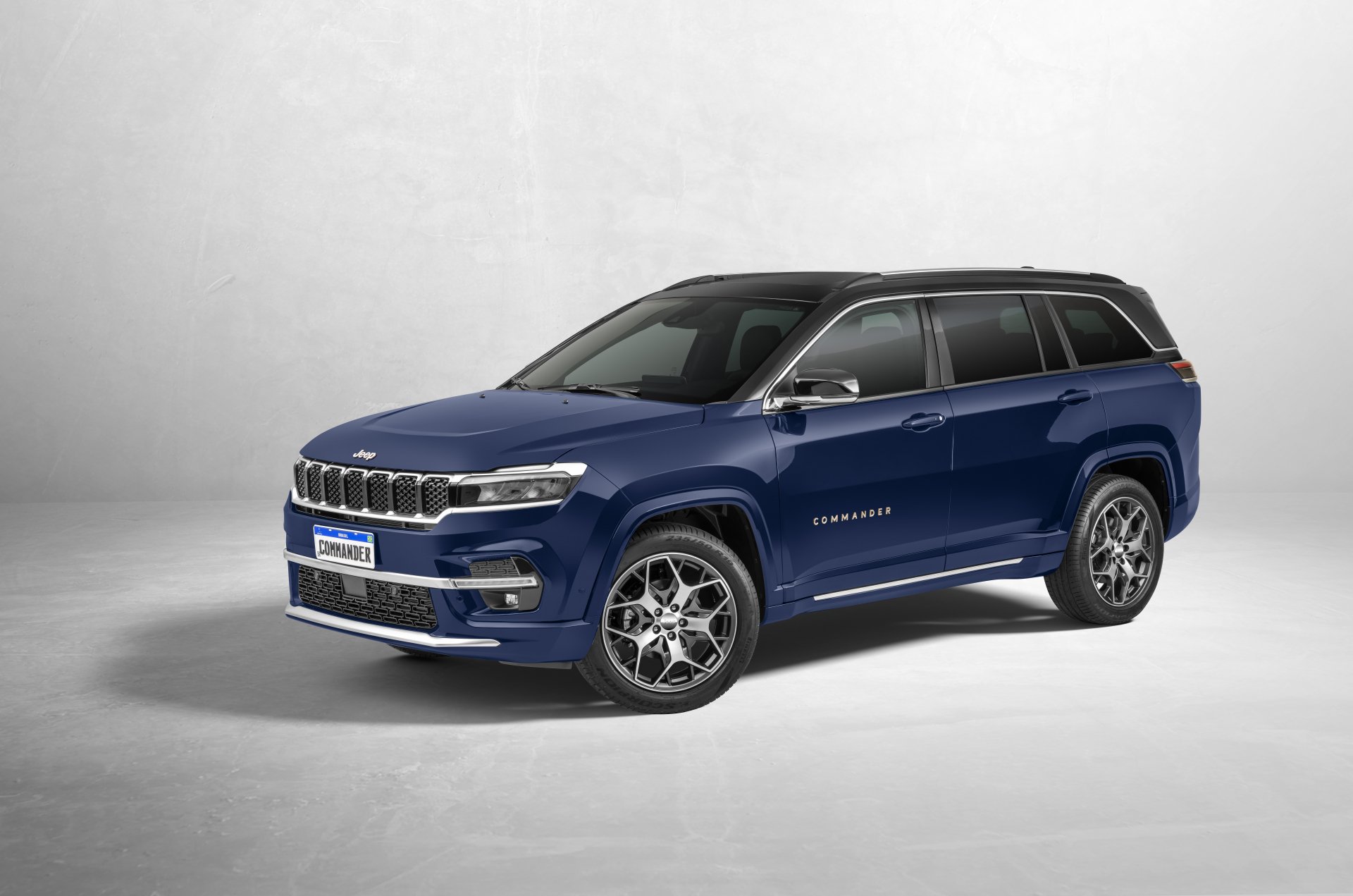 Download Vehicle Jeep Commander 8k Ultra HD Wallpaper