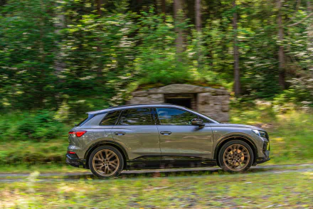  Audi Q4 40 e-tron S line quattro "Edition One"