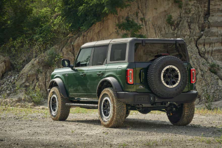  2021 Ford Bronco 4-Door Outer Banks