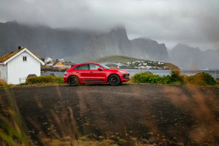  Red Porsche Macan GTS (95B)