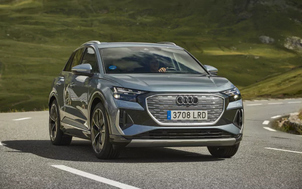  2021 Audi Q4 40 e-tron S line