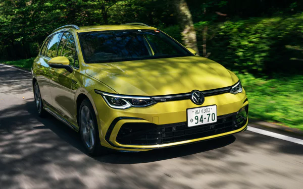  Volkswagen Golf eTSI R-Line Variant