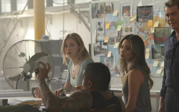 Jamie Chung Nick Cannon Pierce Brosnan Hermione Corfield movie The Misfits HD Desktop Wallpaper | Background Image