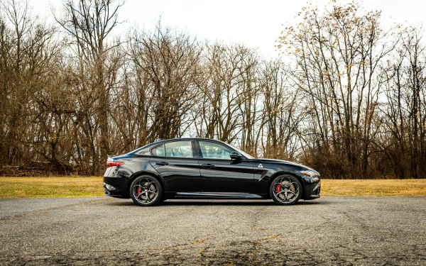vehicle Alfa Romeo Giulia Quadrifoglio HD Desktop Wallpaper | Background Image