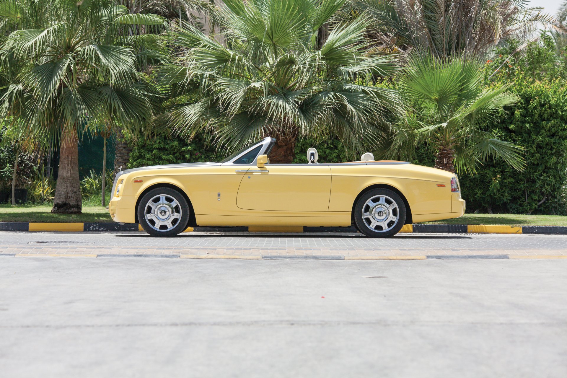 Download Cabriolet Vehicle Rolls-Royce Phantom 4k Ultra HD Wallpaper