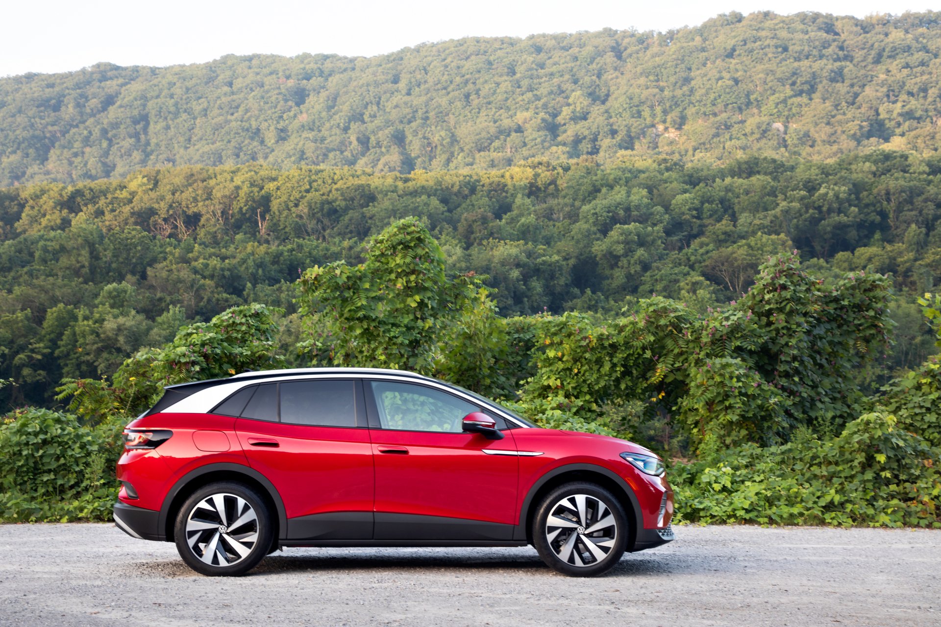 Download Electric Car Compact Car Volkswagen ID.4 AWD Pro S Vehicle Volkswagen ID.4 4k Ultra HD Wallpaper