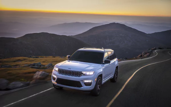  2022 Jeep Grand Cherokee Summit Reserve 4xe (WL)