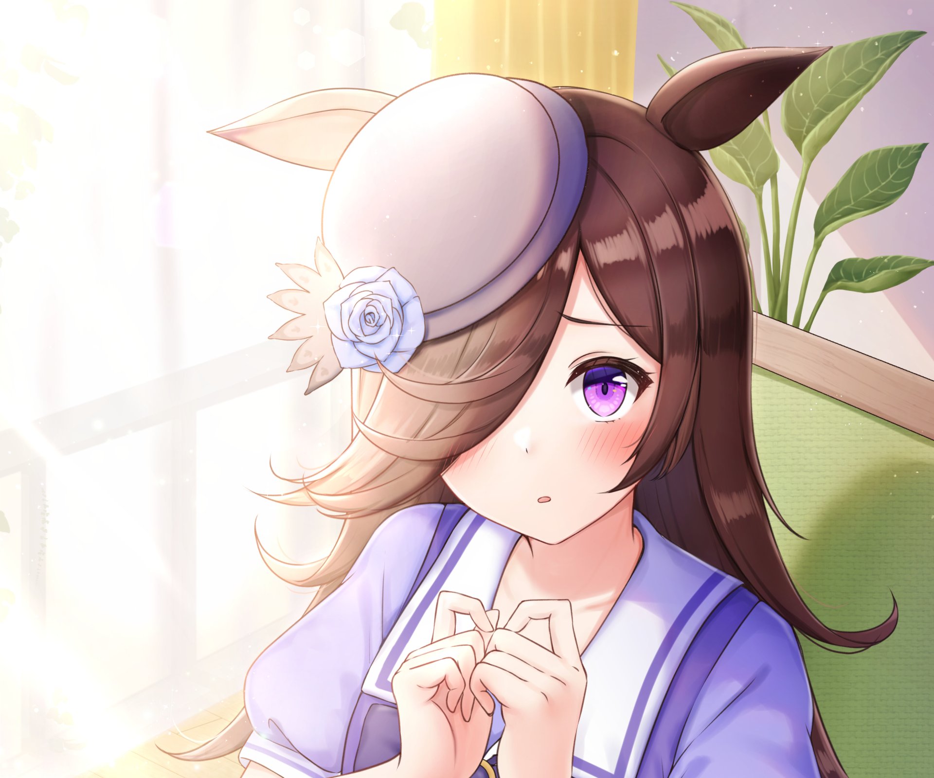 2K Quad HD desktop wallpaper of Rice Shower (Uma Musume: Pretty Derby) — close-up anime portrait with purple eyes, a white rose-adorned hat, soft sunlight and pastel background.