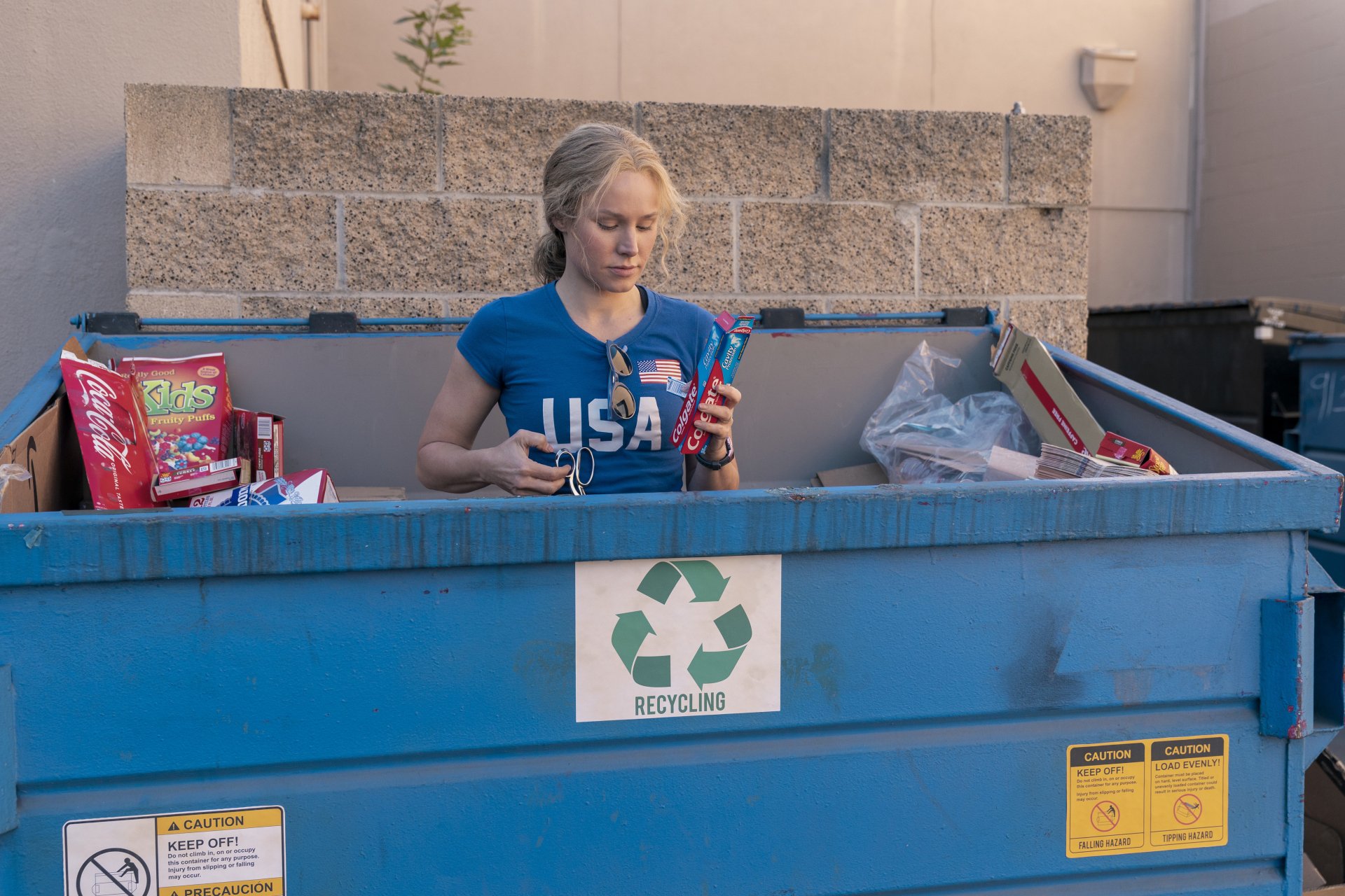 Download Kristen Bell Movie Queenpins 4k Ultra HD Wallpaper