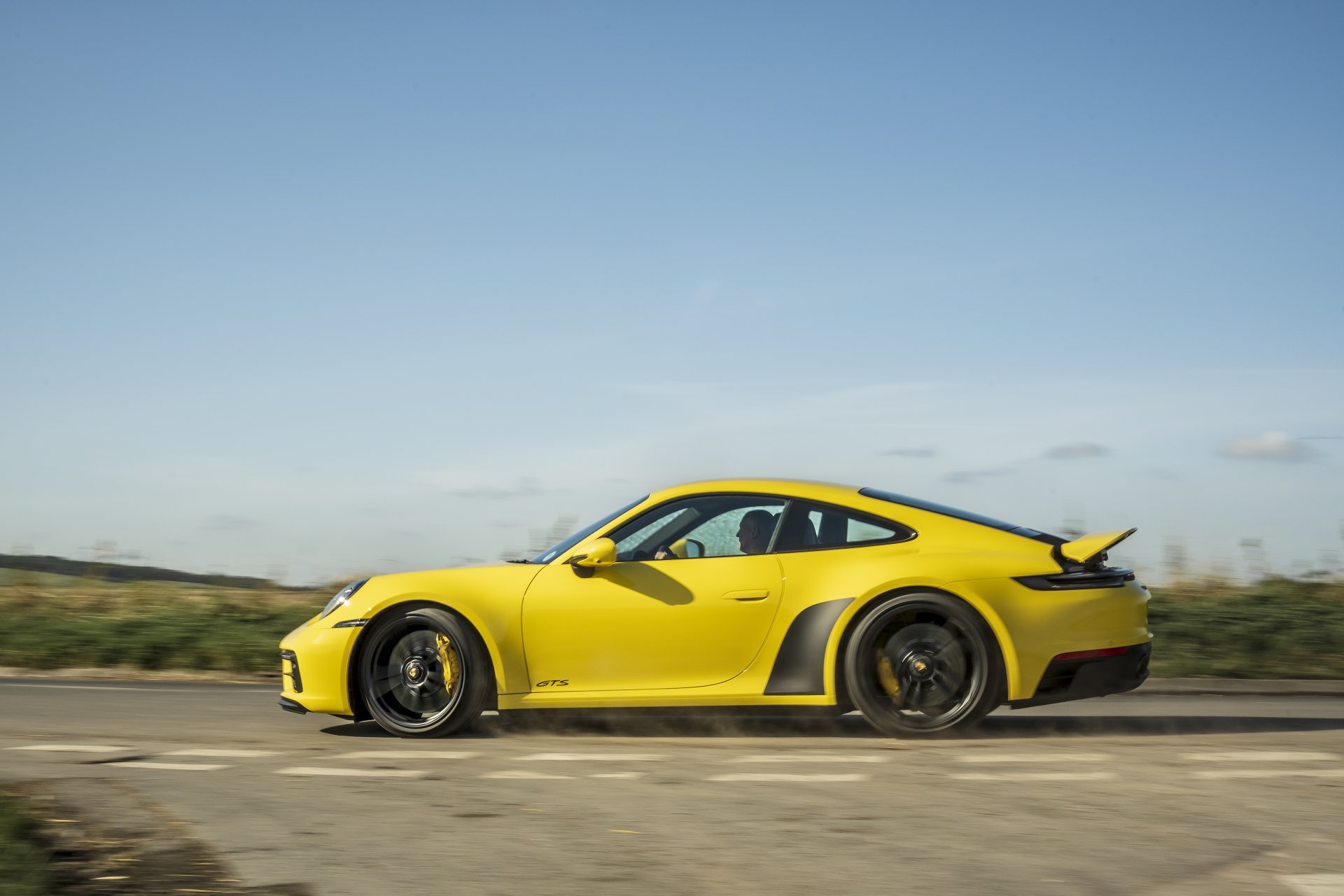 Download Vehicle Porsche 911 Carrera GTS 4k Ultra HD Wallpaper