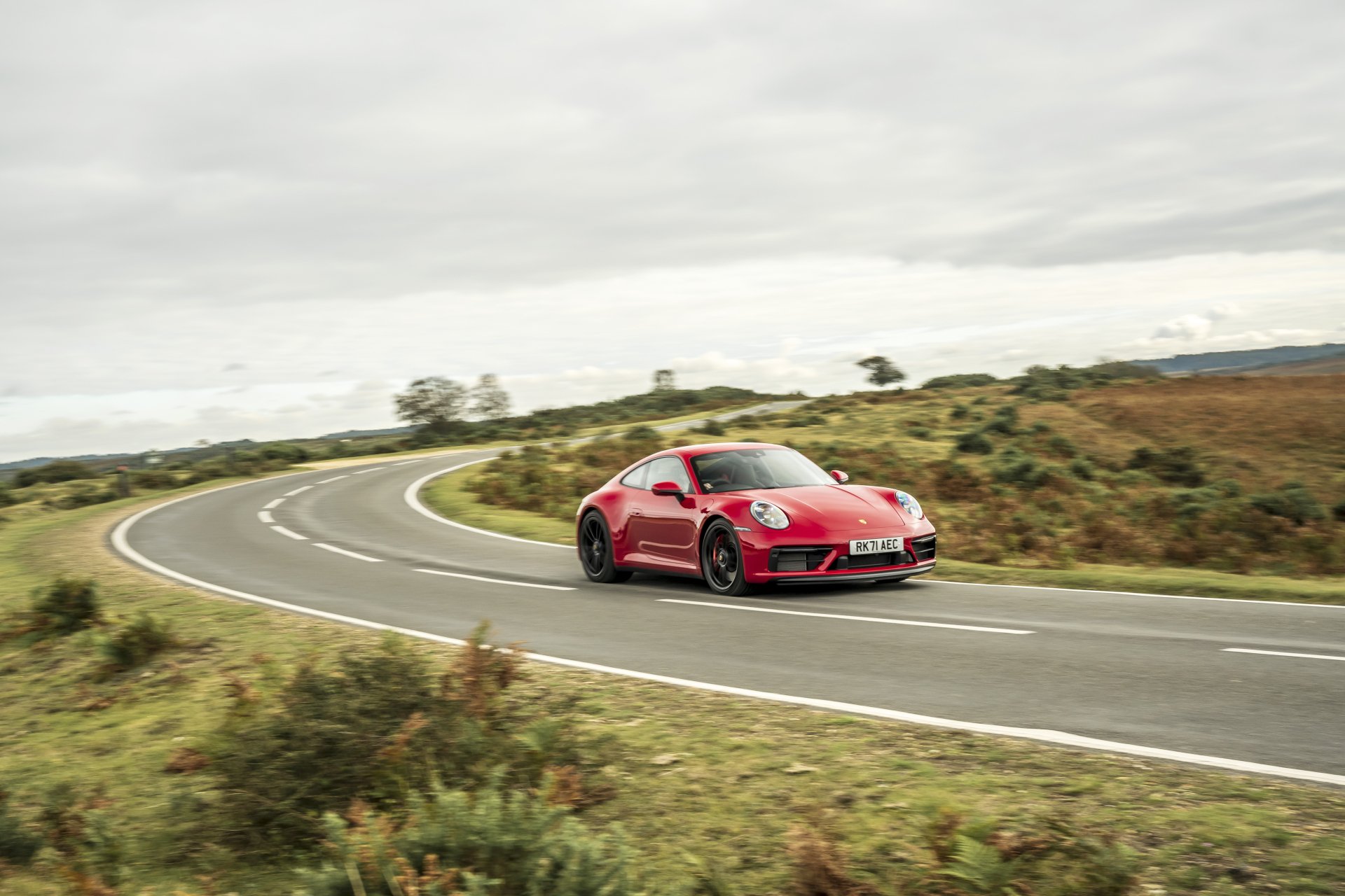 Download Vehicle Porsche 911 Carrera GTS 4k Ultra HD Wallpaper
