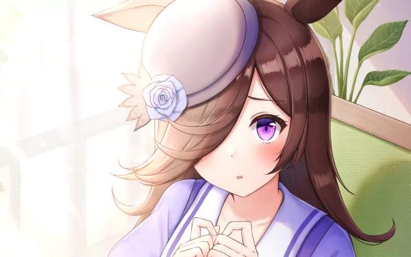 2K Quad HD desktop wallpaper of Rice Shower (Uma Musume: Pretty Derby) — close-up anime portrait with purple eyes, a white rose-adorned hat, soft sunlight and pastel background.