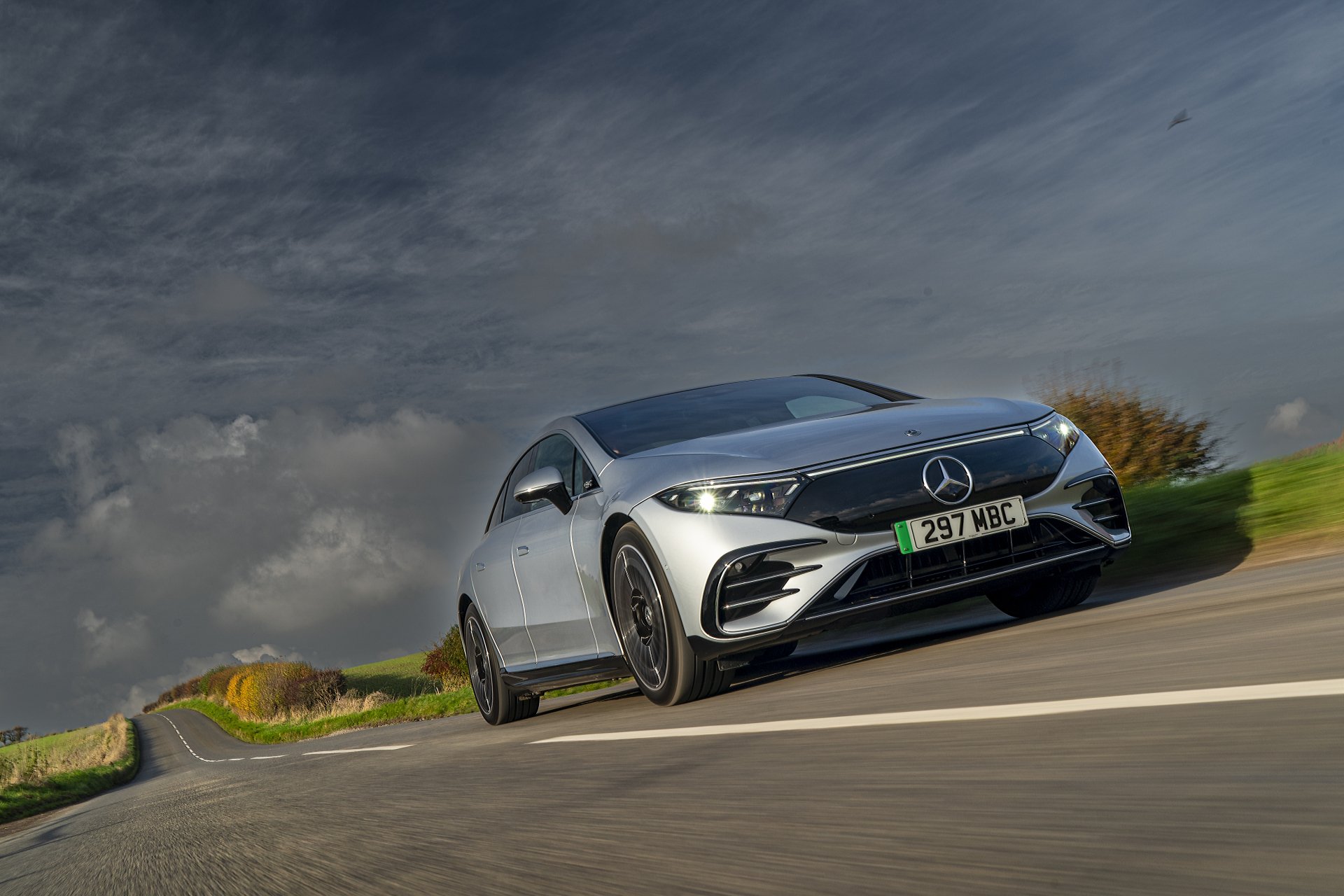 Download Mercedes-Benz EQS 450 AMG Line Vehicle Mercedes-Benz EQS 4k Ultra HD Wallpaper