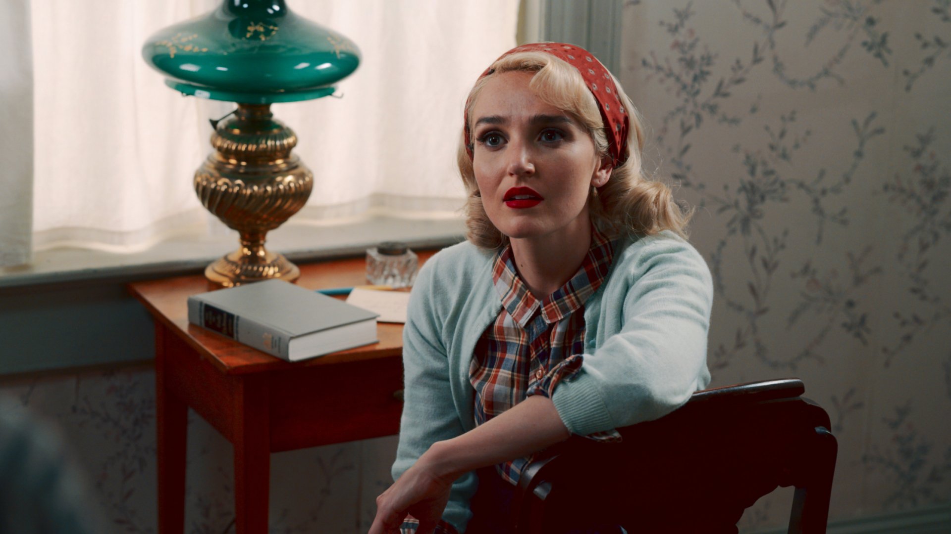 Download Chloe Fineman TV Show Dickinson HD Wallpaper