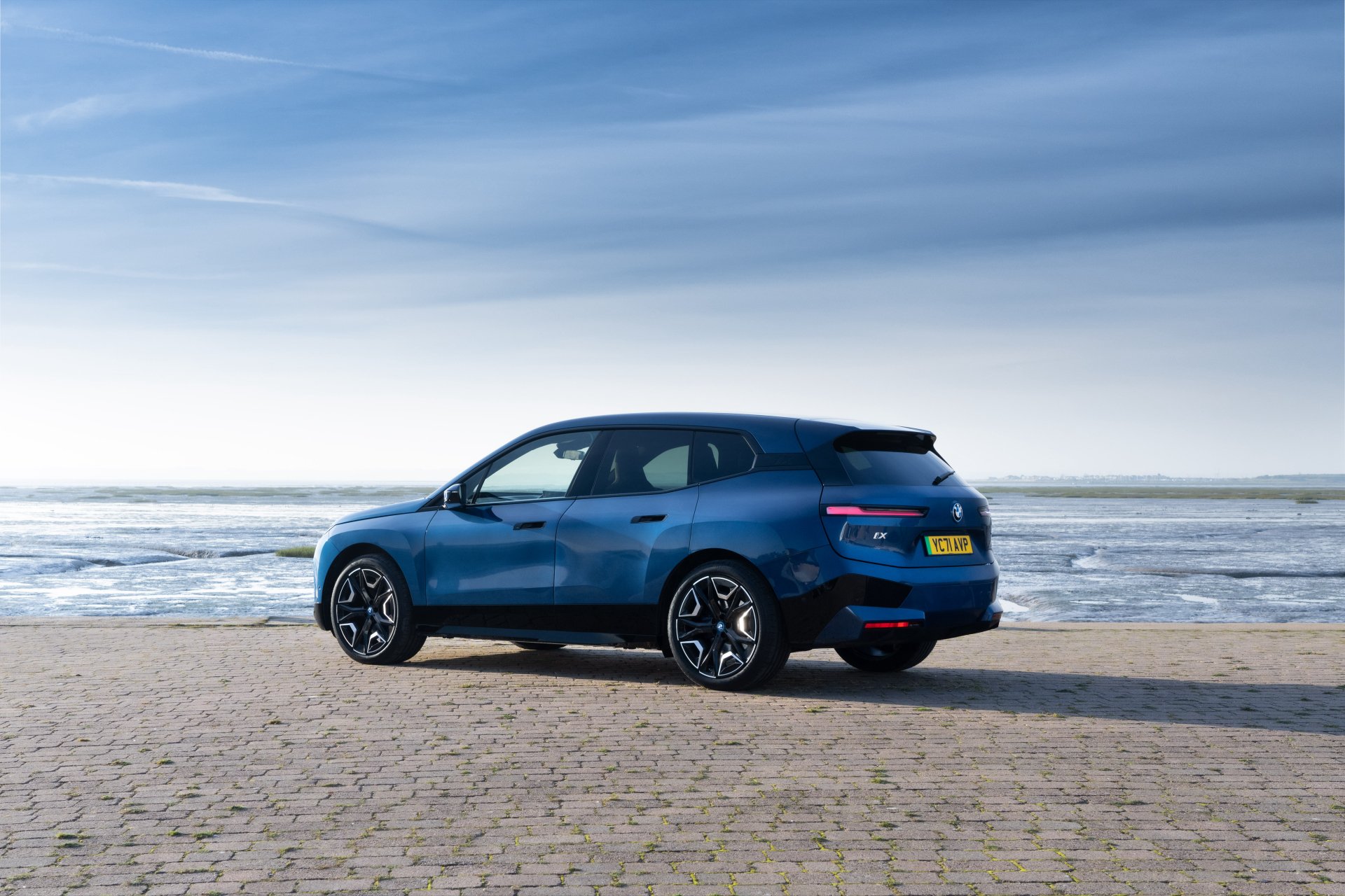 Download SUV Vehicle BMW IX XDrive40 Sport 4k Ultra HD Wallpaper