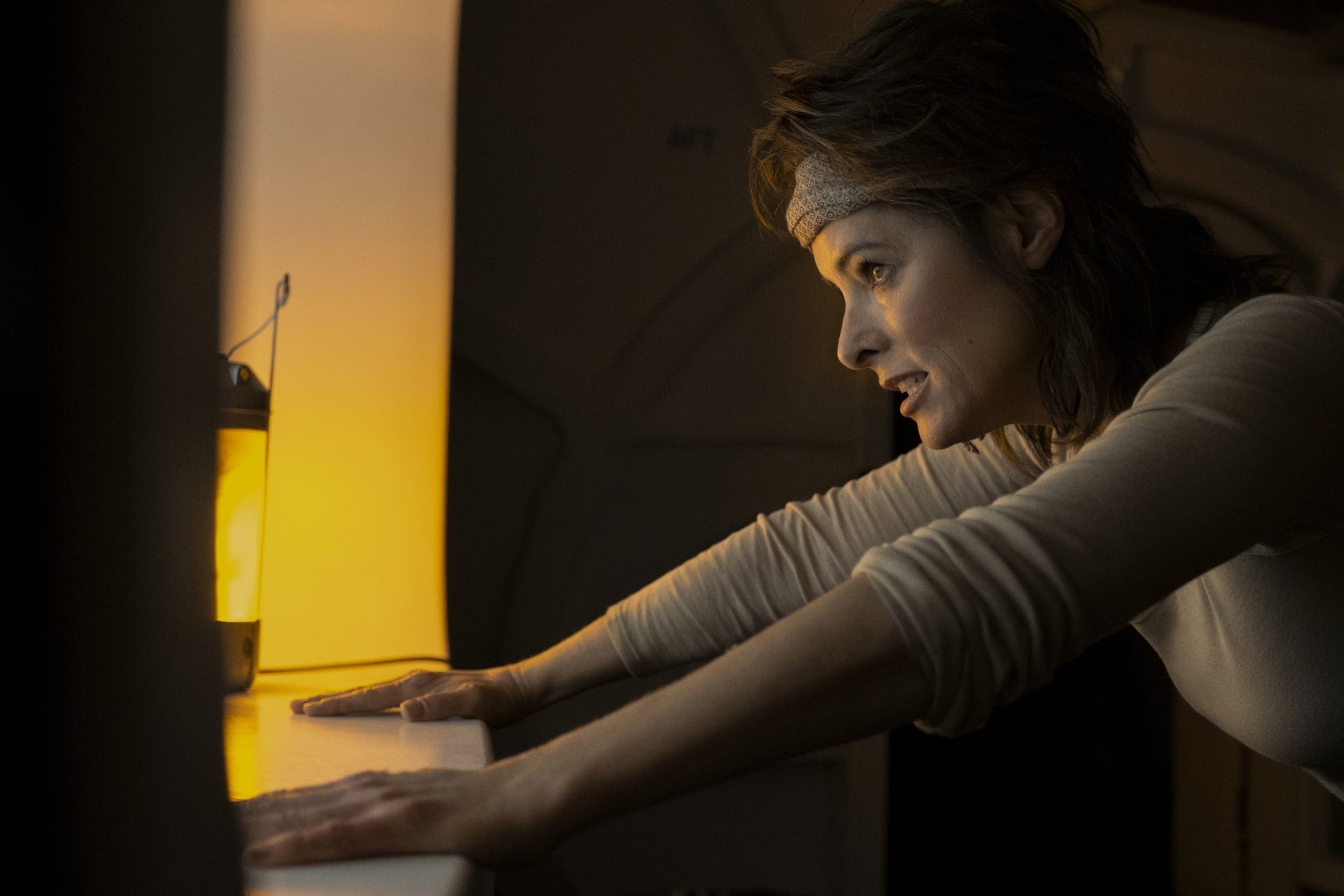 Download Parker Posey Dr. Zachary Smith TV Show Lost In Space HD Wallpaper