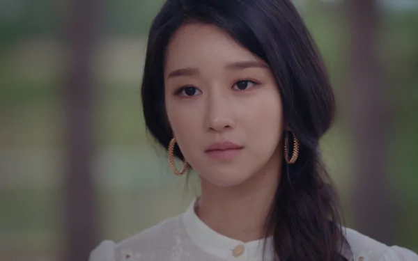  Seo Yea-ji Lookin At You