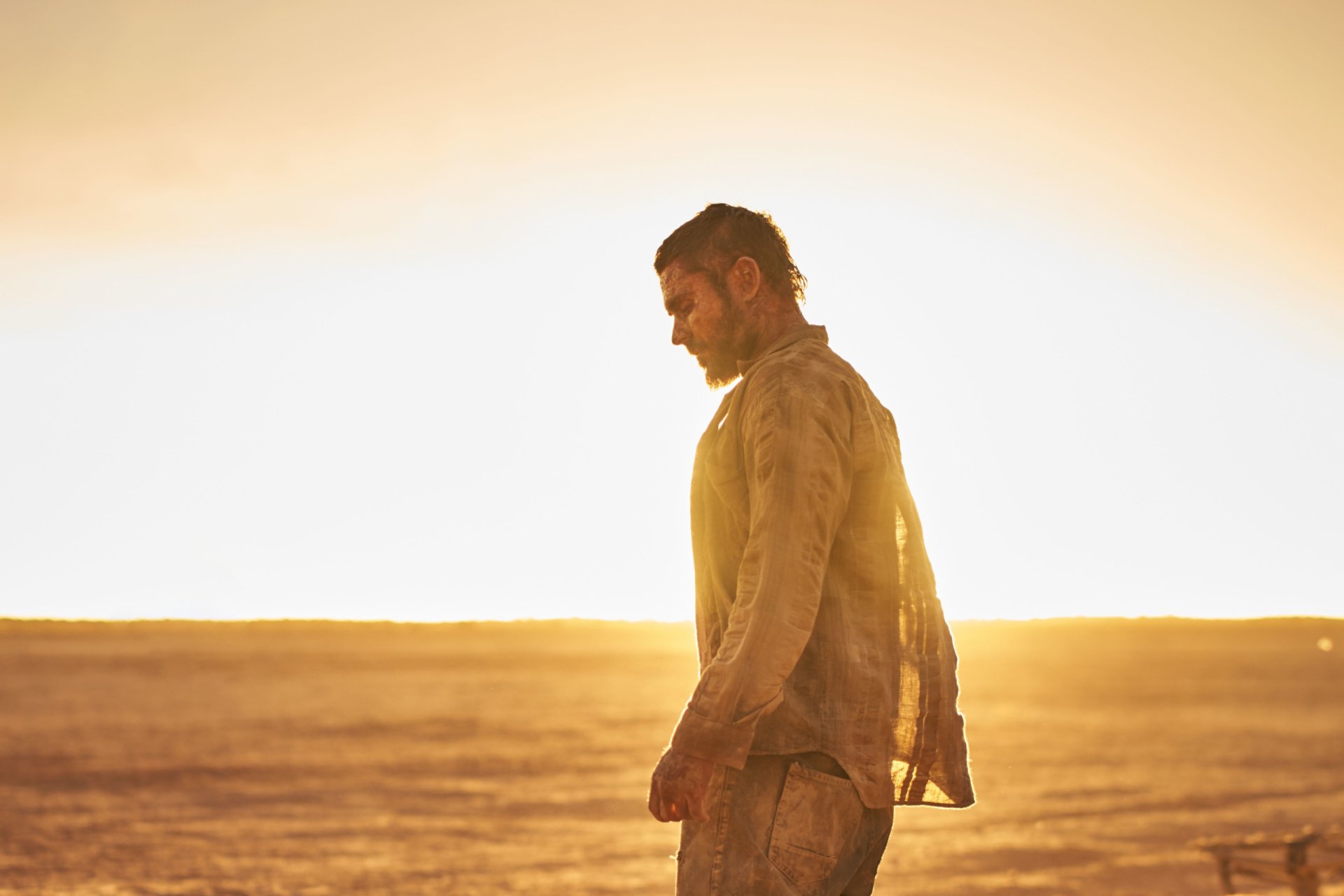 Download Zac Efron Movie Gold (2021) HD Wallpaper