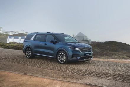 SUV vehicle Kia Carnival HD Desktop Wallpaper | Background Image