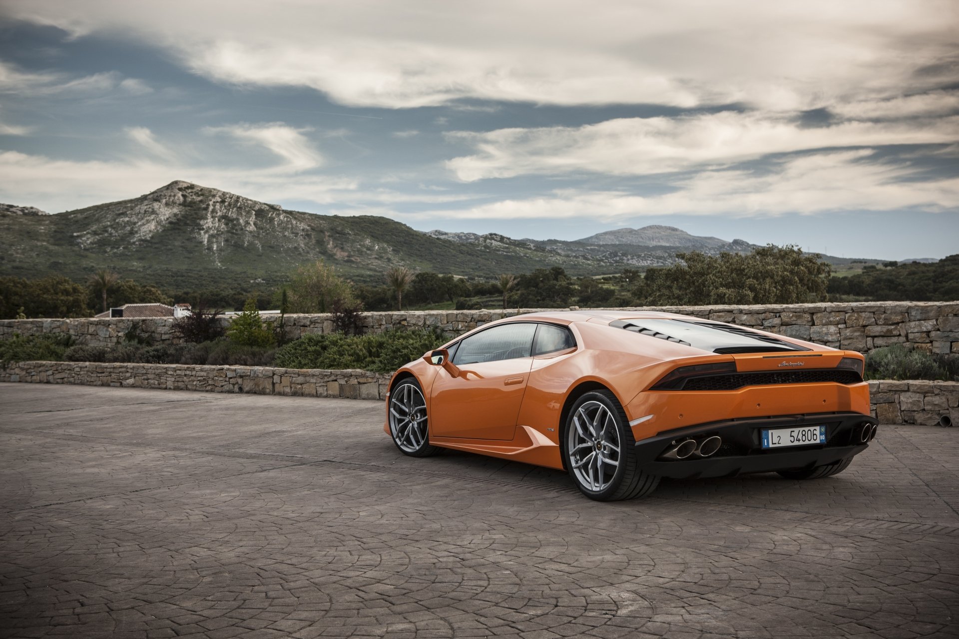 Download Lamborghini Huracan LP 610-4 Vehicle Lamborghini Huracan 4k Ultra HD Wallpaper