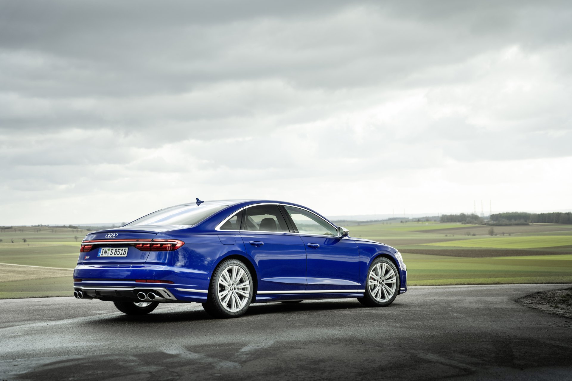 Download Vehicle Audi S8 8k Ultra HD Wallpaper