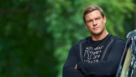 Alan Ritchson TV Show Reacher HD Desktop Wallpaper | Background Image