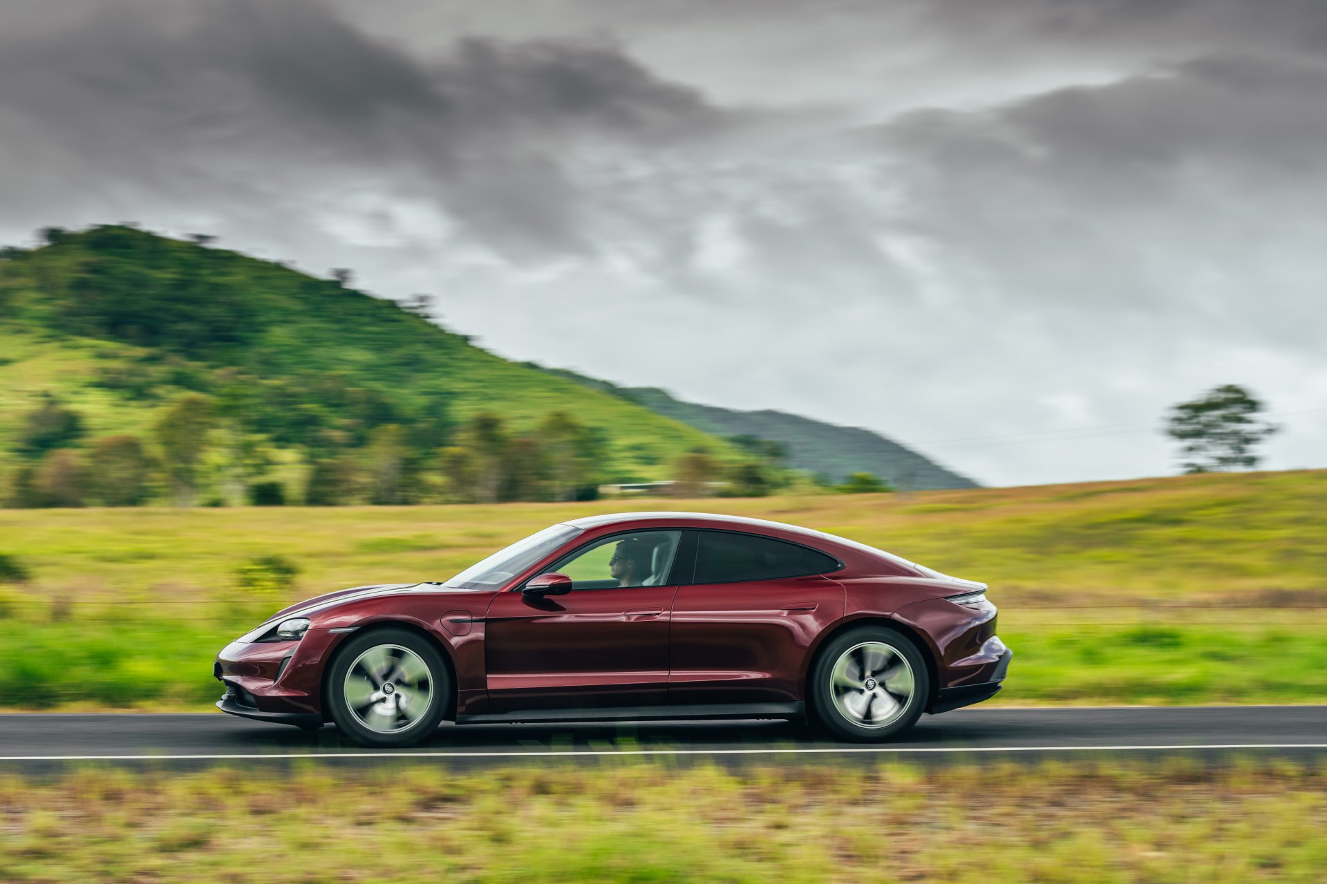 Download Vehicle Porsche Taycan 4k Ultra HD Wallpaper