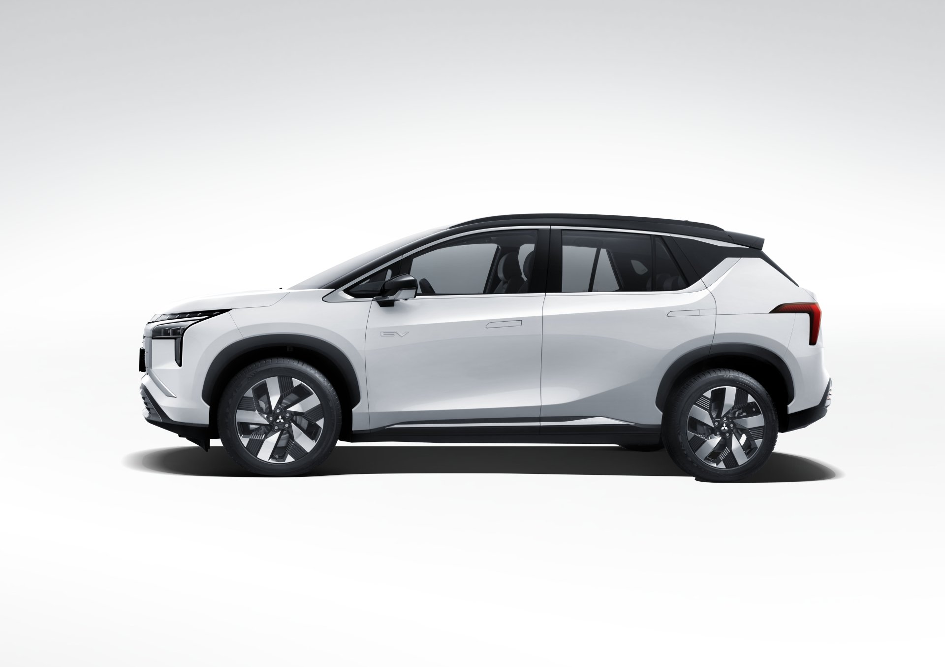 Download Vehicle Mitsubishi Airtrek 8k Ultra HD Wallpaper