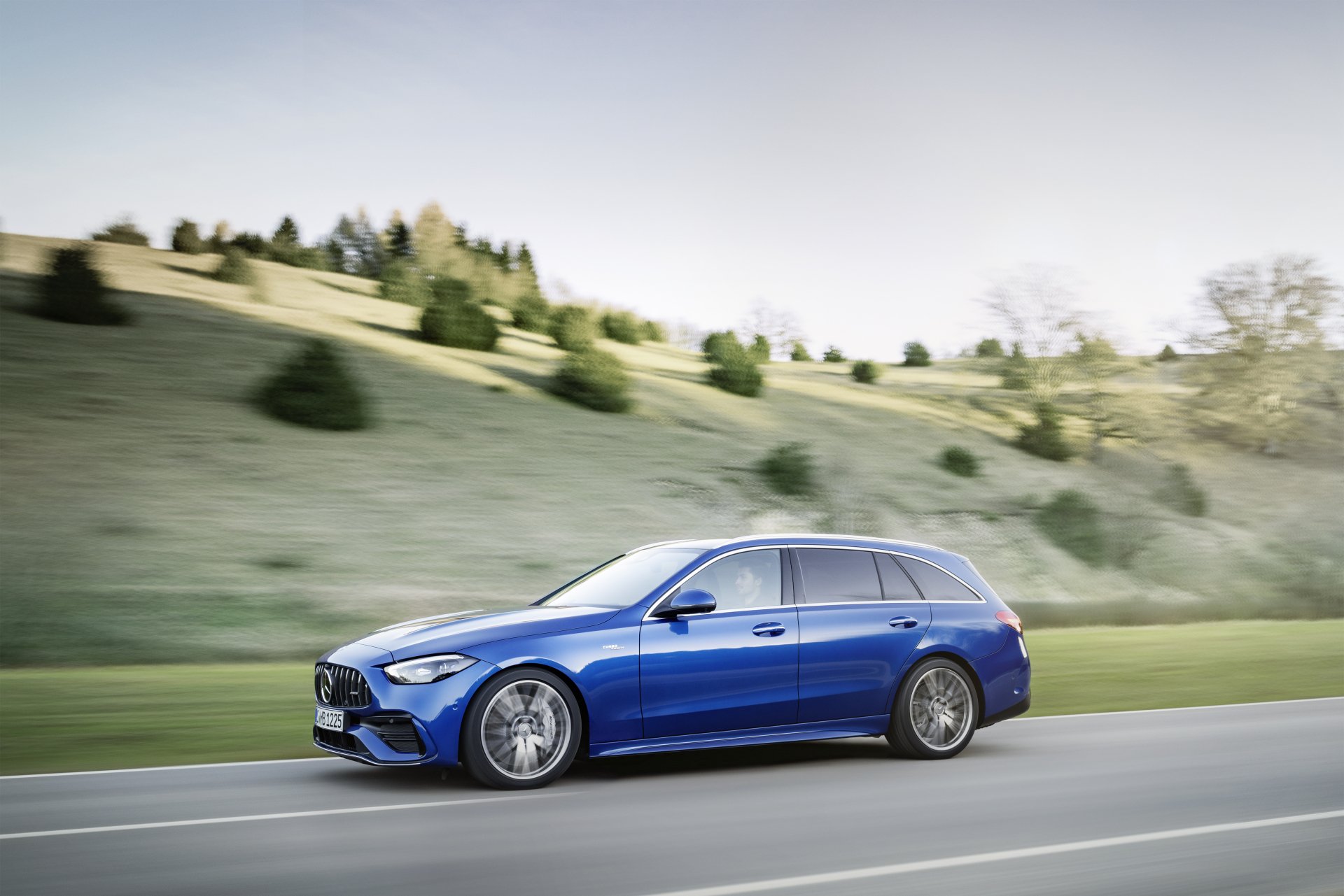Download Vehicle Mercedes-AMG C 43 Estate 4k Ultra HD Wallpaper