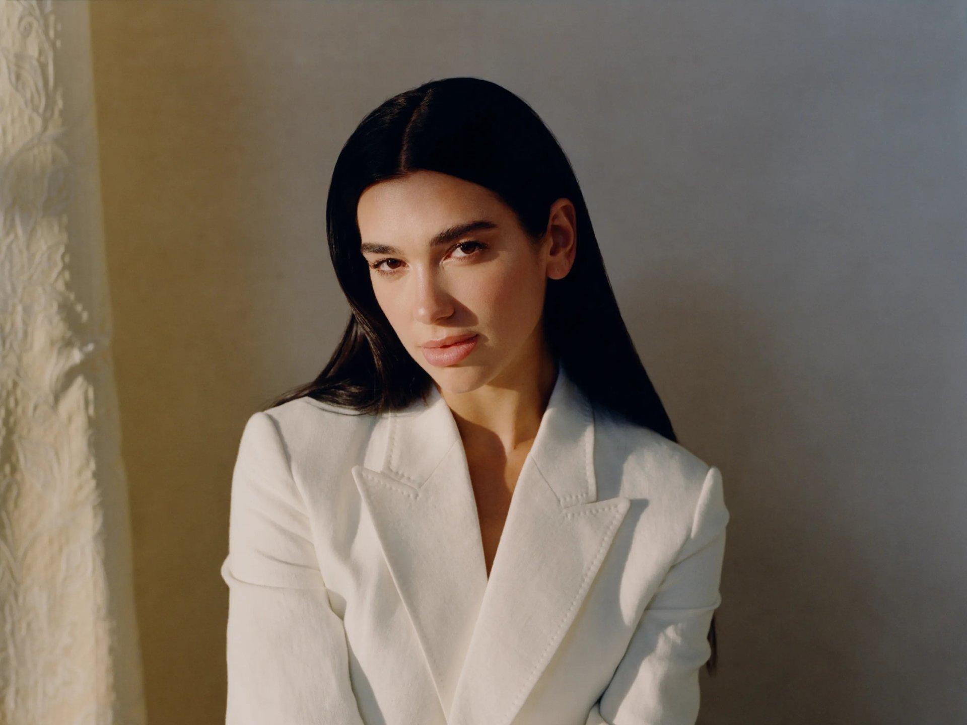 Download Music Dua Lipa HD Wallpaper