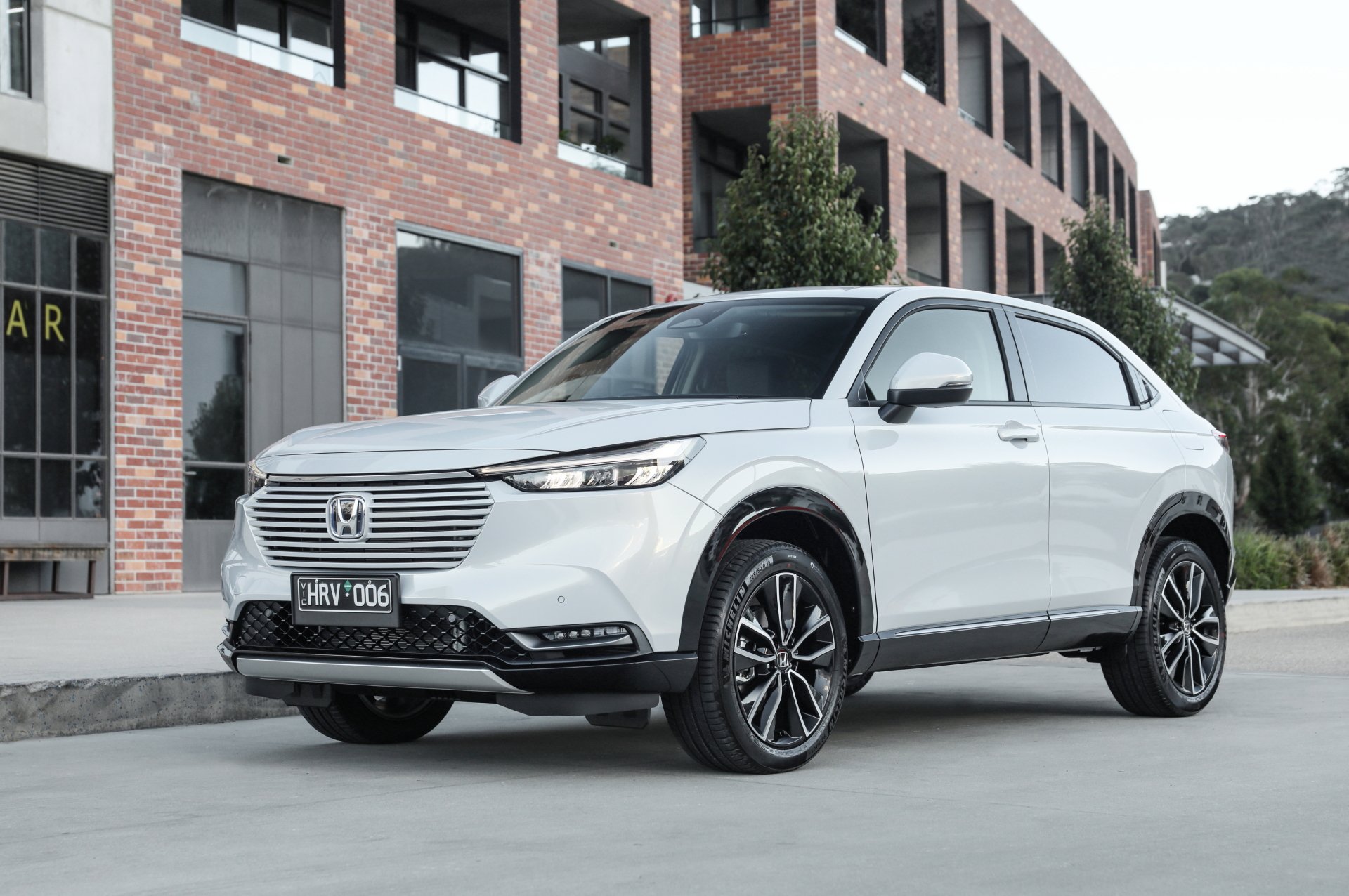 Download Vehicle Honda HR-V 4k Ultra HD Wallpaper