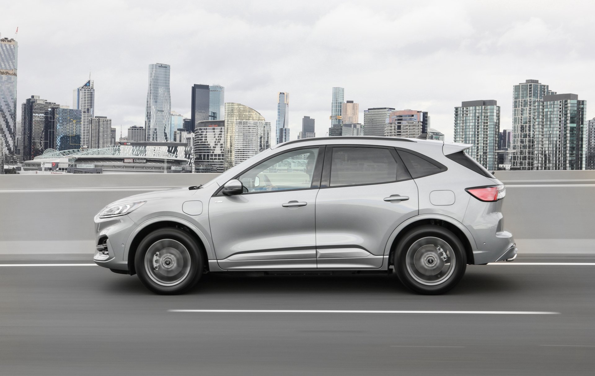 Download Vehicle Ford Escape Plug-in Hybrid ST-Line 4k Ultra HD Wallpaper