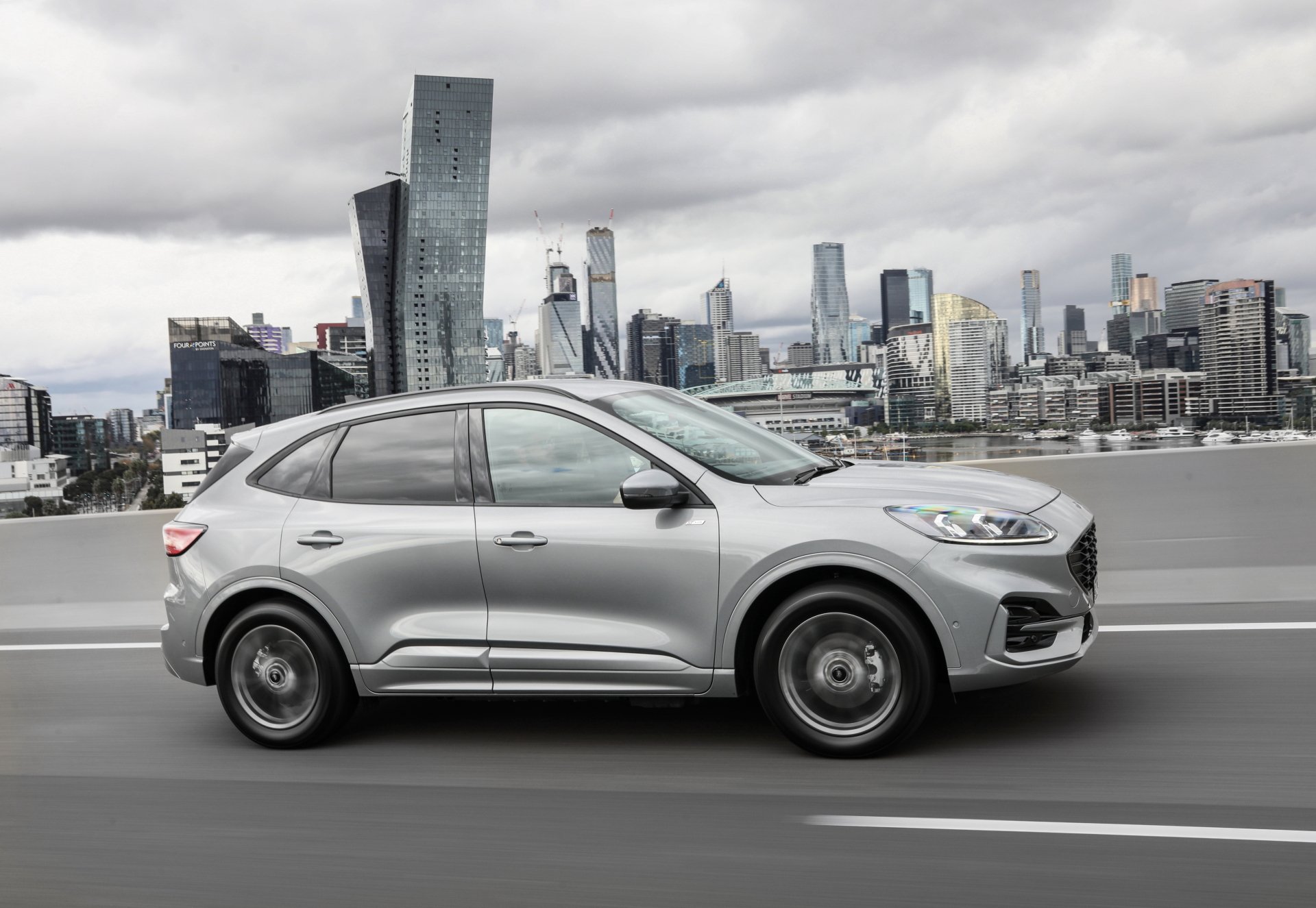 Download Vehicle Ford Escape Plug-in Hybrid ST-Line 4k Ultra HD Wallpaper