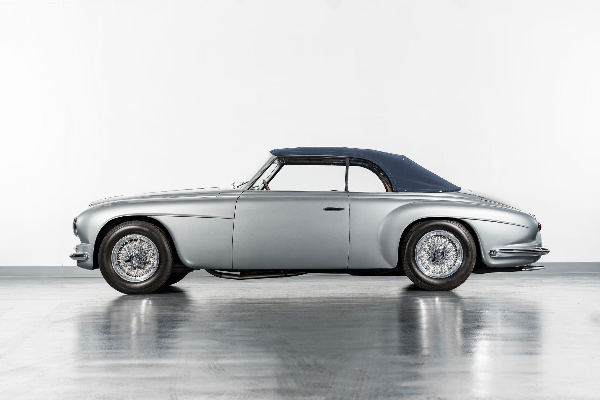 Download Vehicle Alfa Romeo 6C 2500 4k Ultra HD Wallpaper