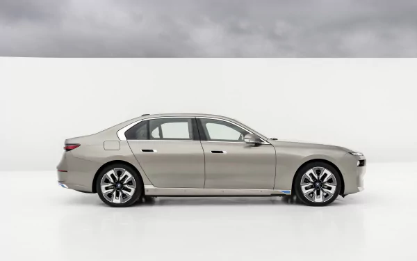 vehicle BMW i7 xDrive60 HD Desktop Wallpaper | Background Image