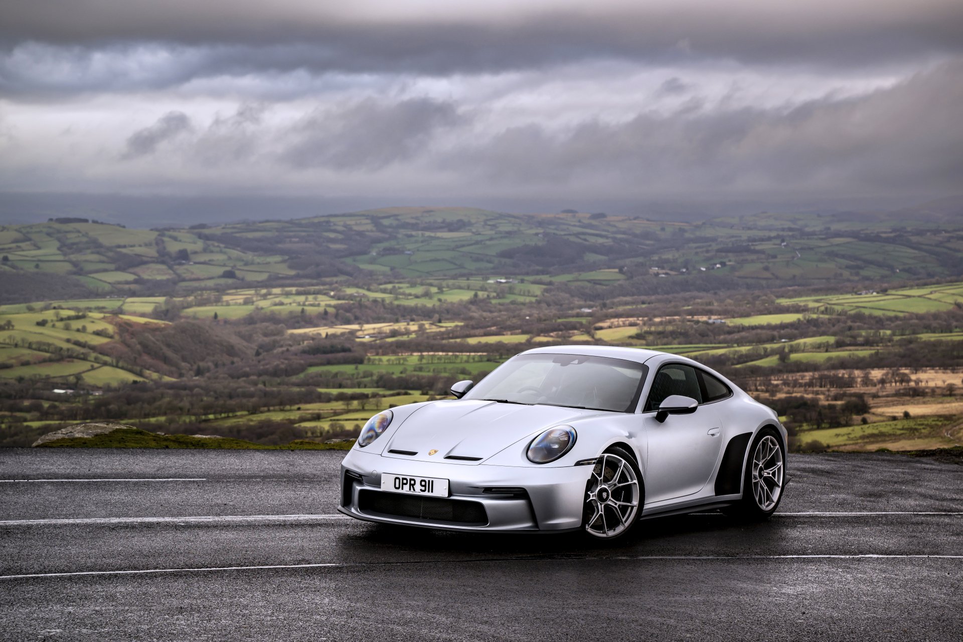 Download Vehicle Porsche 911 GT3 8k Ultra HD Wallpaper