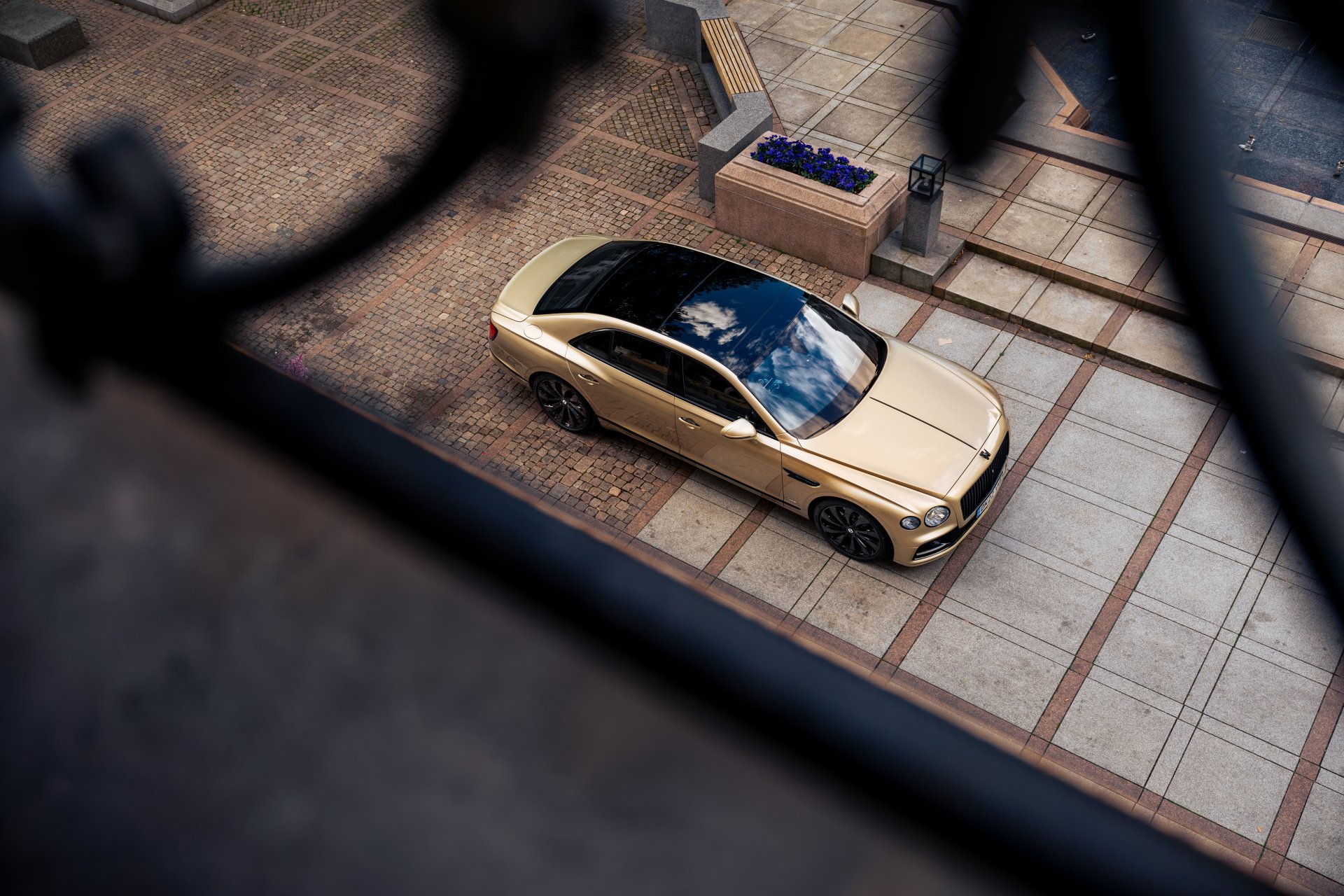 Download Vehicle Bentley Flying Spur 4k Ultra HD Wallpaper