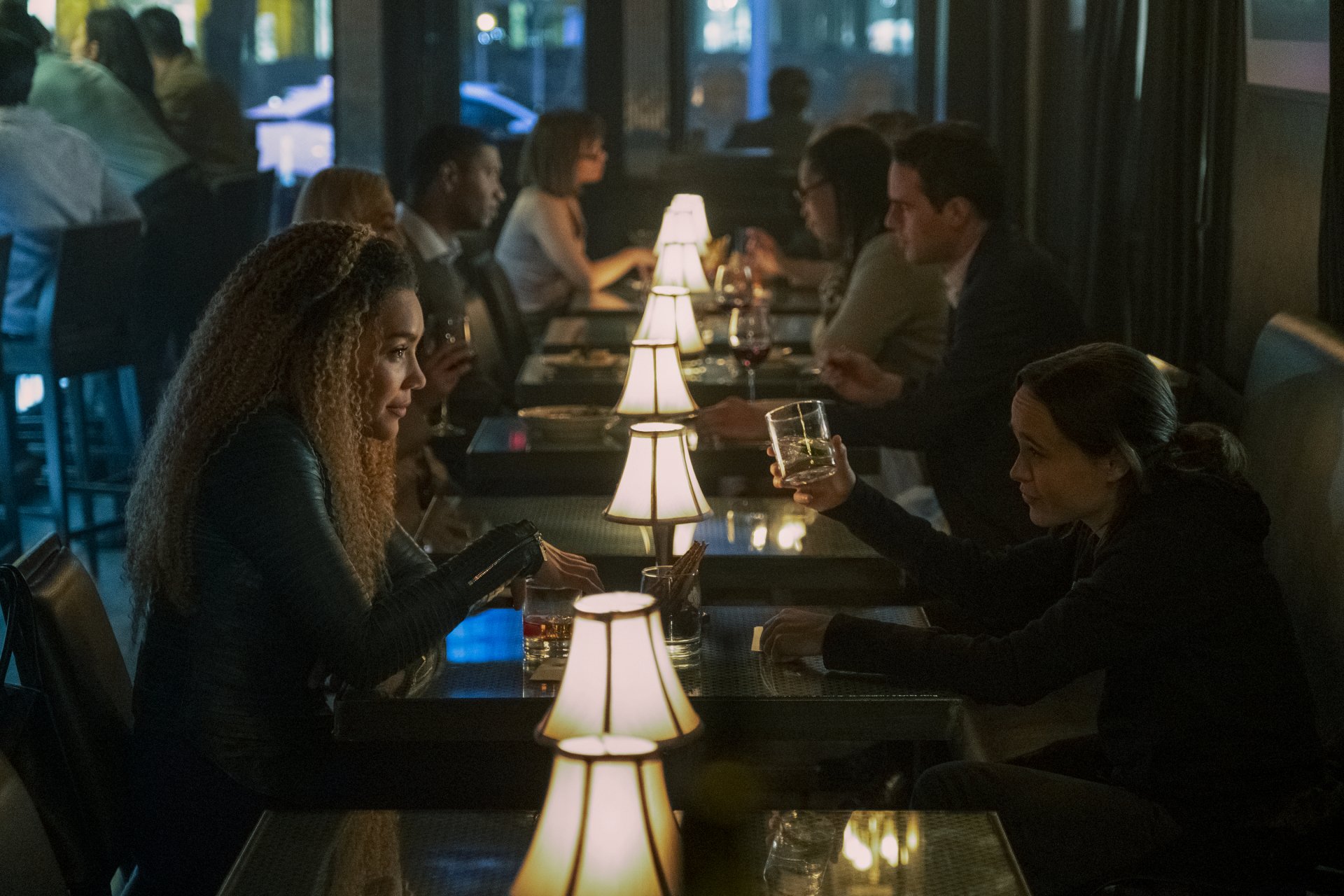 Download Emmy Raver-Lampman Elliot Page Viktor Hargreeves Allison Hargreeves TV Show The Umbrella Academy HD Wallpaper