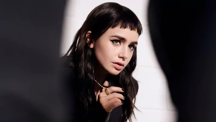 Celebrity Lily Collins HD Desktop Wallpaper | Background Image