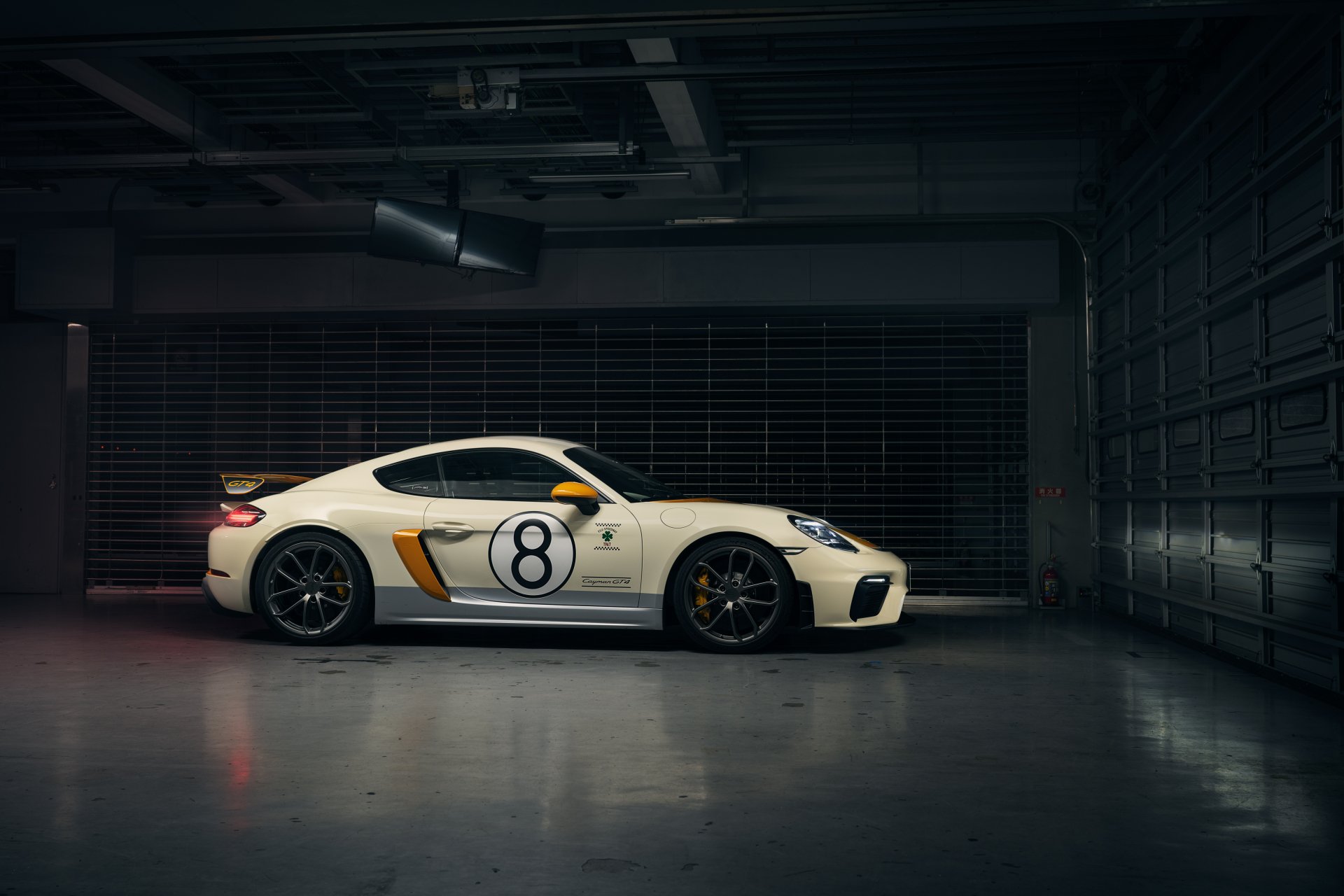 Download Vehicle Porsche 718 Cayman GT4 4k Ultra HD Wallpaper