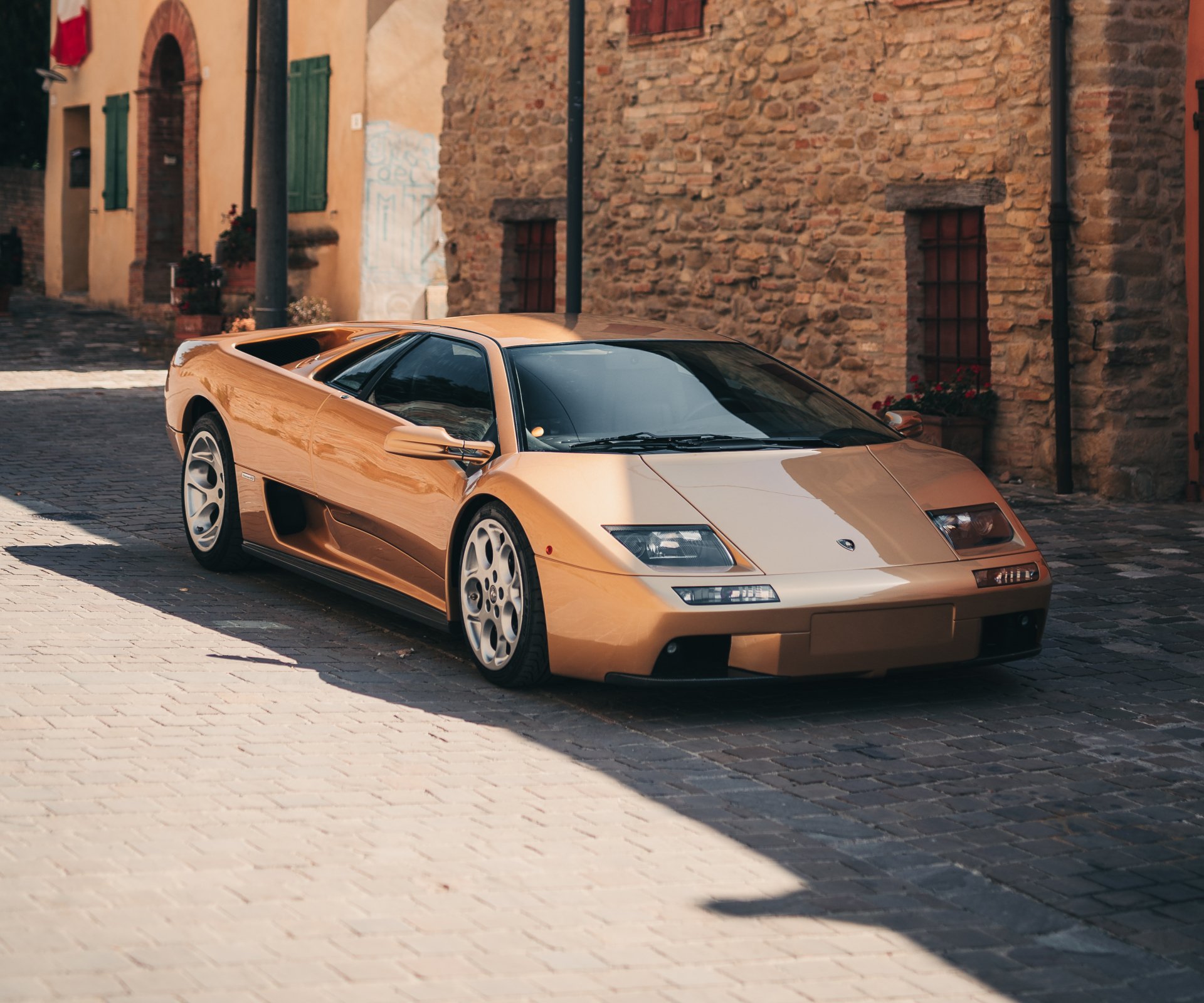 Download Vehicle Lamborghini Diablo HD Wallpaper