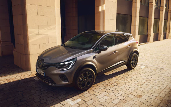  Renault Captur E-TECH "Rive Gauche Edition"