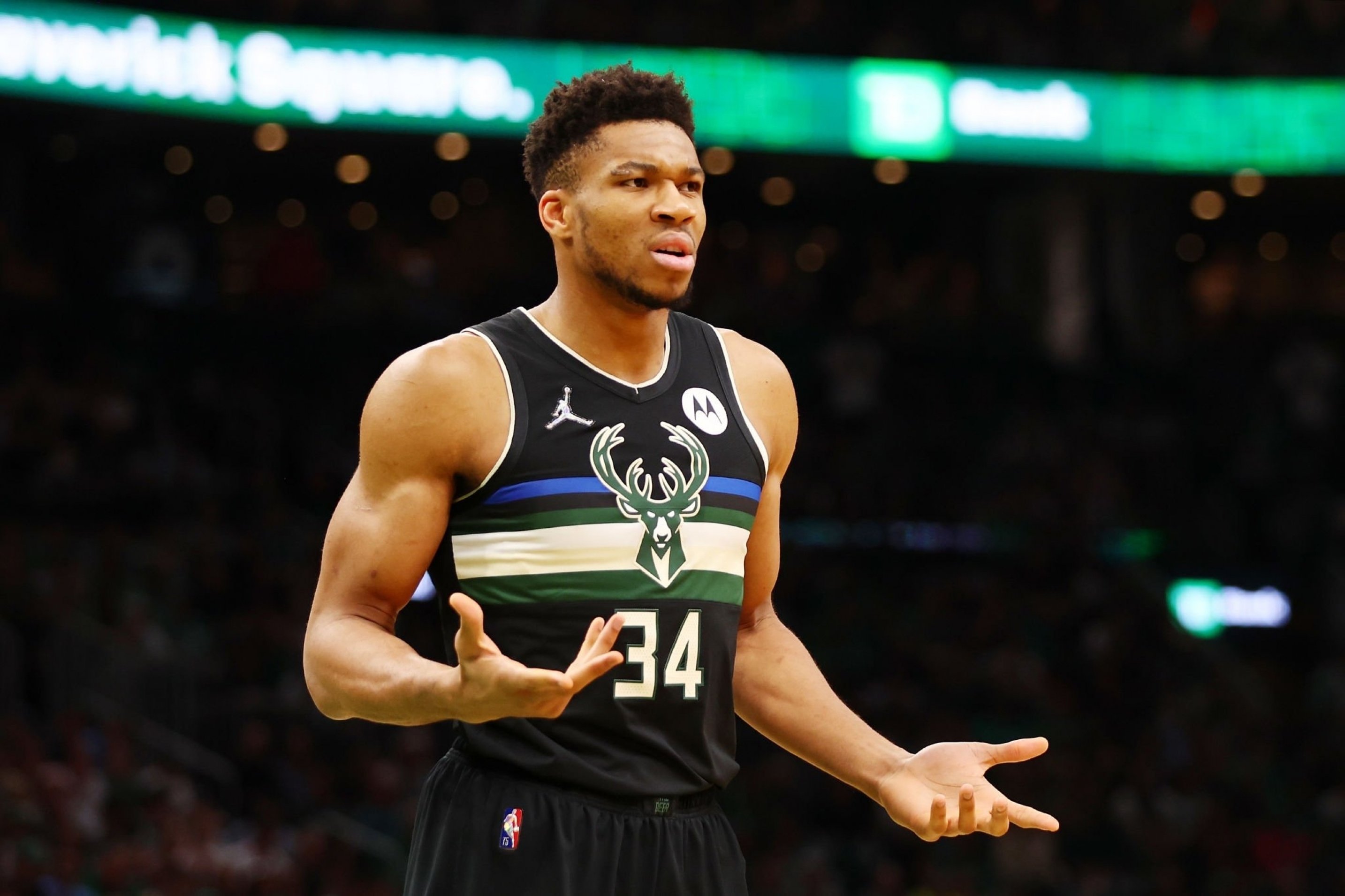 Download Milwaukee Bucks Giannis Antetokounmpo Sports HD Wallpaper