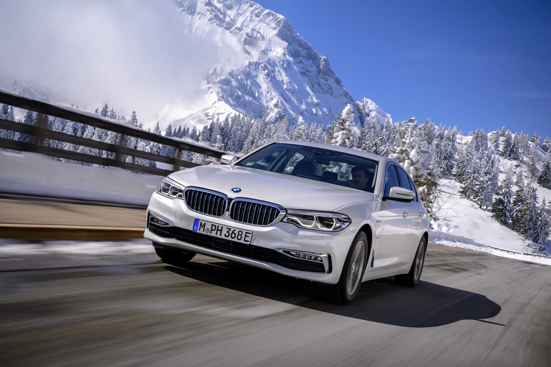 Download Vehicle BMW 5 Series 4k Ultra HD Wallpaper 4096x2731 