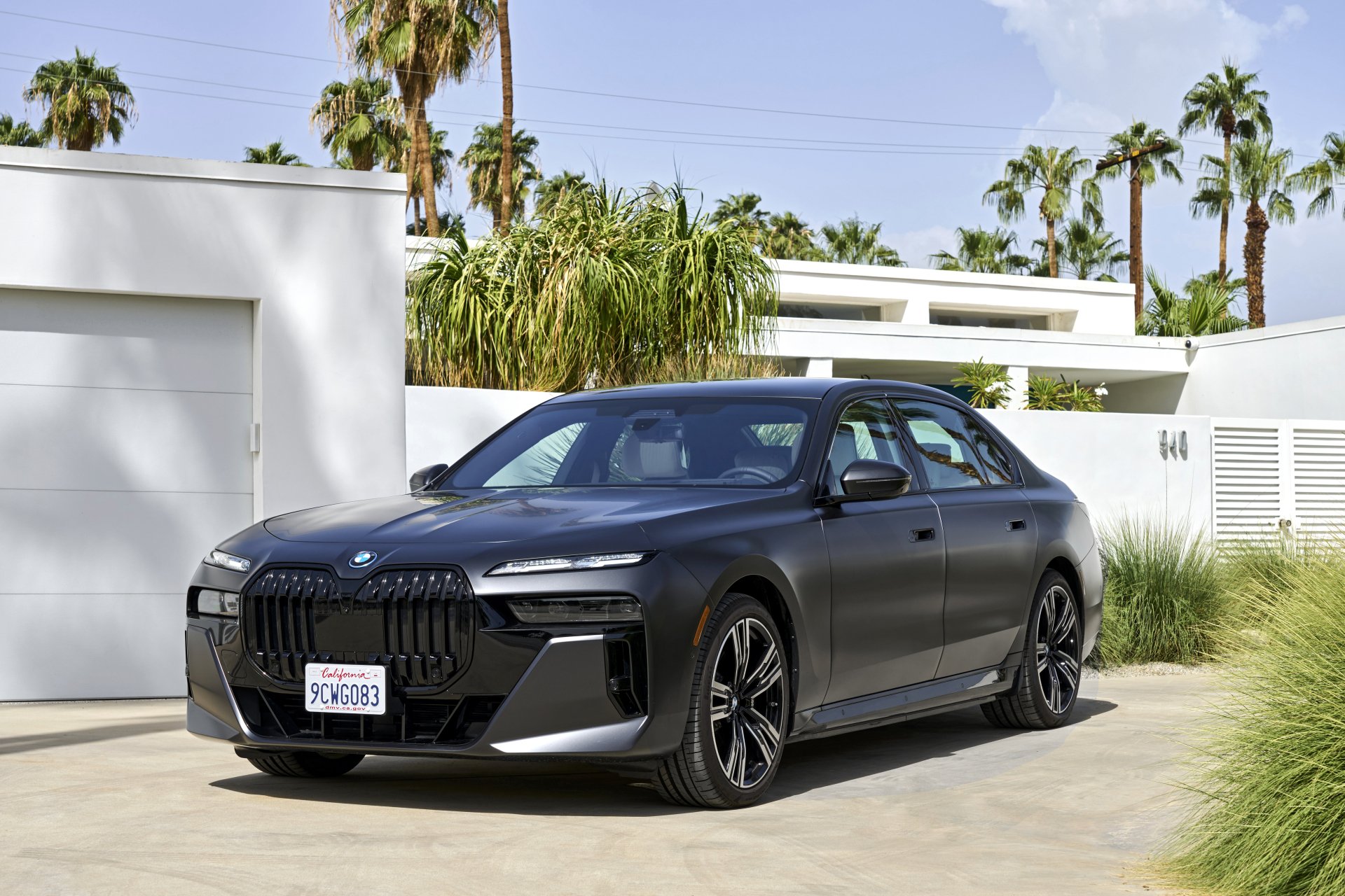 Download Vehicle BMW I7 XDrive60 4k Ultra HD Wallpaper