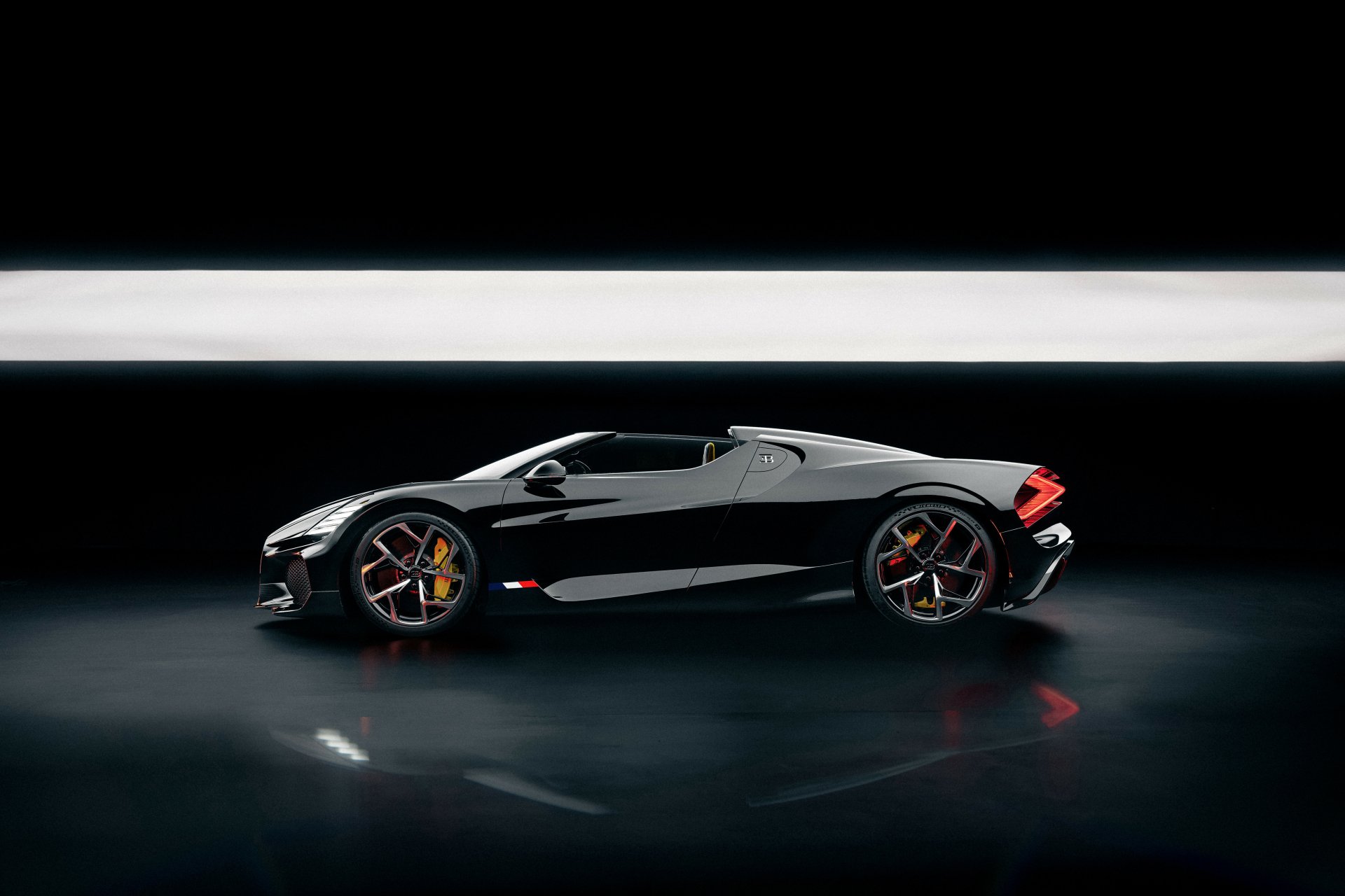 Download Vehicle Bugatti W16 Mistral 4k Ultra HD Wallpaper