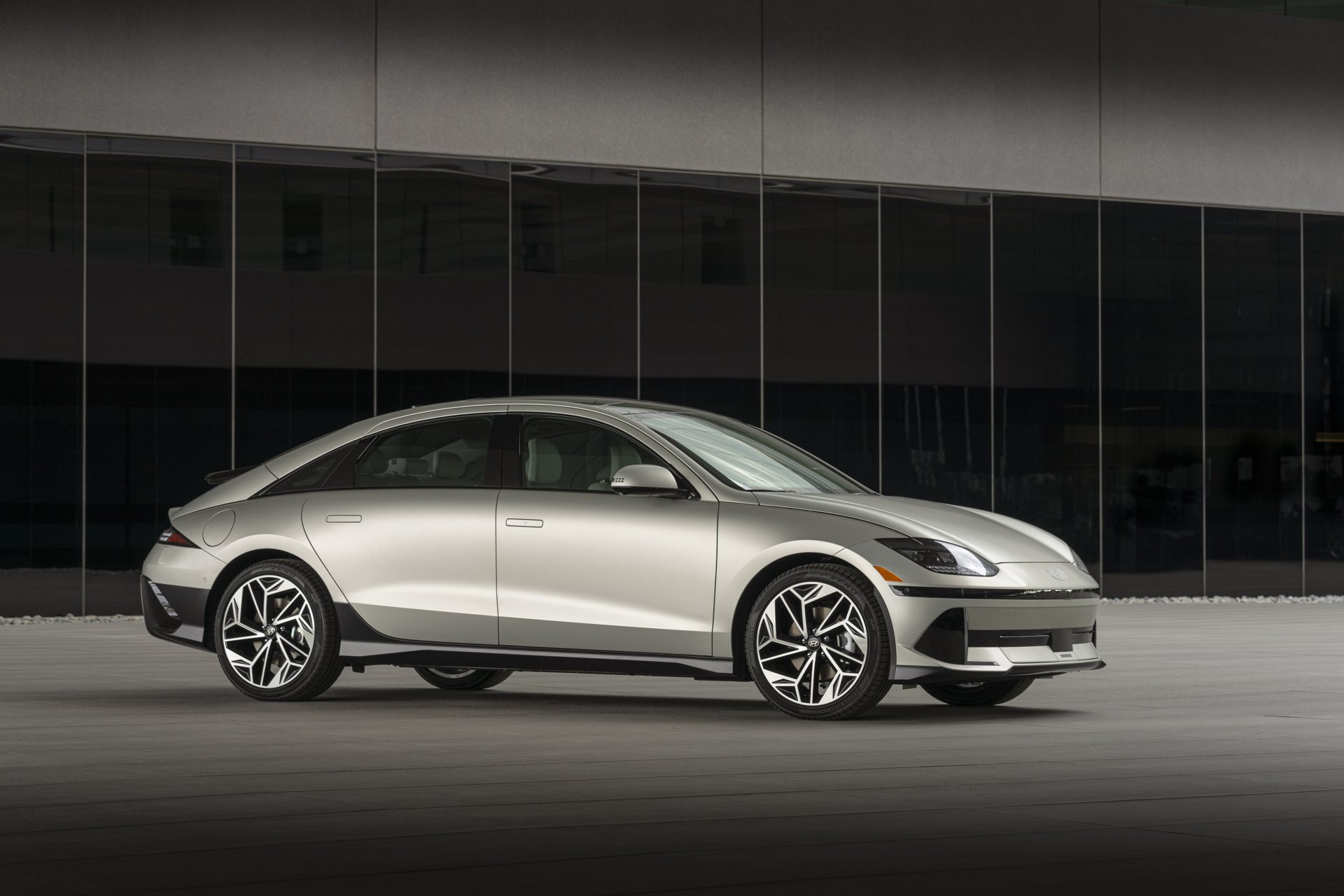 Download Vehicle Hyundai IONIQ 6 4k Ultra HD Wallpaper
